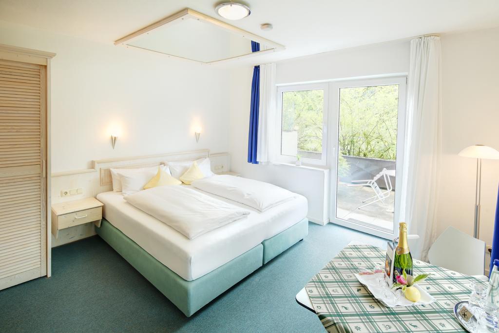 Hotel Kleiner Koenig Швангау Екстер'єр фото
